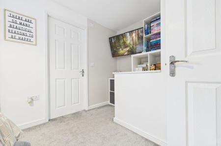 3 bedroom Semi-detached house for sale in Grange View, Winterton, DN15