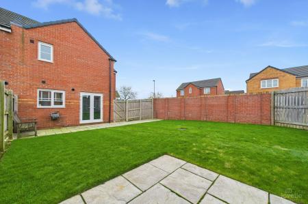 3 bedroom Semi-detached house for sale in Grange View, Winterton, DN15