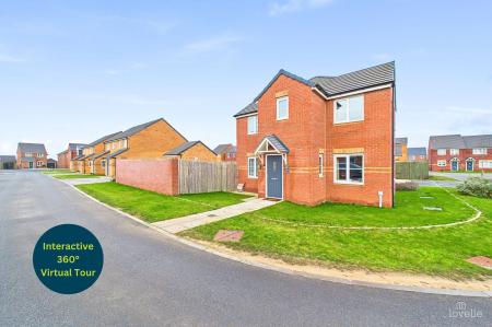 3 bedroom Semi-detached house for sale in Grange View, Winterton, DN15