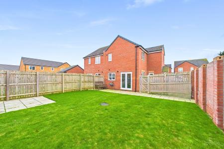 3 bedroom Semi-detached house for sale in Grange View, Winterton, DN15