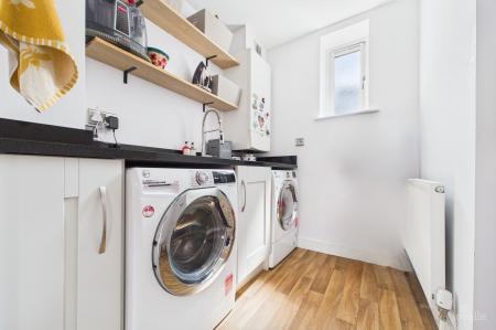 3 bedroom Semi-detached house for sale in Canberra View, Barton-Upon-Humber, DN18