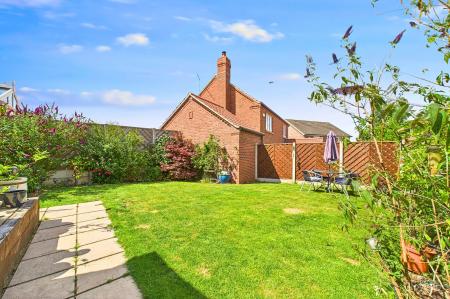3 bedroom Semi-detached house for sale in Canberra View, Barton-Upon-Humber, DN18