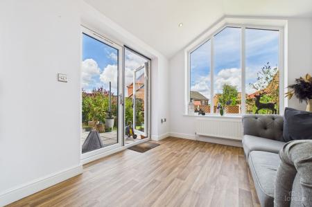3 bedroom Semi-detached house for sale in Canberra View, Barton-Upon-Humber, DN18