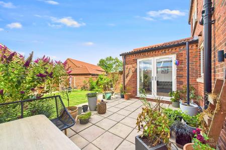 3 bedroom Semi-detached house for sale in Canberra View, Barton-Upon-Humber, DN18