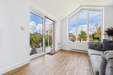 3 bedroom Semi-detached house for sale in Canberra View, Barton-Upon-Humber, DN18