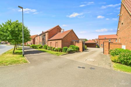 3 bedroom Semi-detached house for sale in Canberra View, Barton-Upon-Humber, DN18
