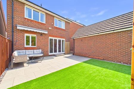 4 bedroom Detached house for sale in Graburn Way, Barton-Upon-Humber, DN18