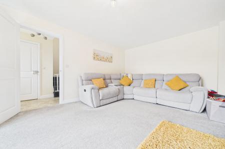 4 bedroom Detached house for sale in Graburn Way, Barton-Upon-Humber, DN18