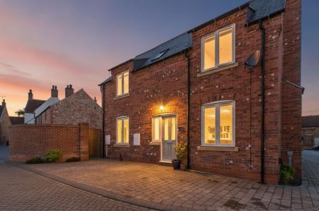 3 bedroom Semi-detached house for sale in Coach Well Gardens, Barton-Upon-Humber, DN18