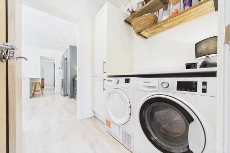 4 bedroom Semi-detached house for sale in Low Road, Worlaby, DN20