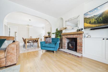 4 bedroom Semi-detached house for sale in Low Road, Worlaby, DN20