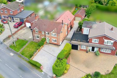 4 bedroom Semi-detached house for sale in Low Road, Worlaby, DN20
