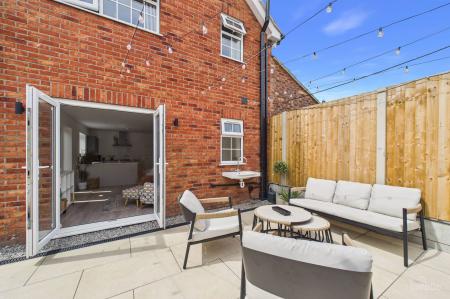 4 bedroom Semi-detached house for sale in Low Road, Worlaby, DN20