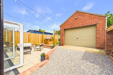 4 bedroom Semi-detached house for sale in Low Road, Worlaby, DN20