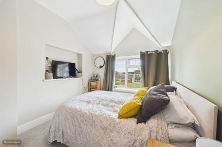 4 bedroom Semi-detached house for sale in Low Road, Worlaby, DN20