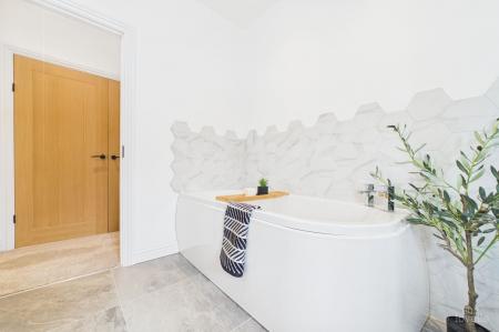 4 bedroom Semi-detached house for sale in Low Road, Worlaby, DN20