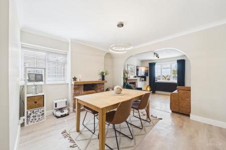 4 bedroom Semi-detached house for sale in Low Road, Worlaby, DN20