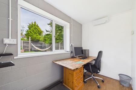 4 bedroom Semi-detached house for sale in Low Road, Worlaby, DN20