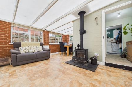 3 bedroom Semi-detached house for sale in Ferry Road, Barrow-Upon-Humber, DN19