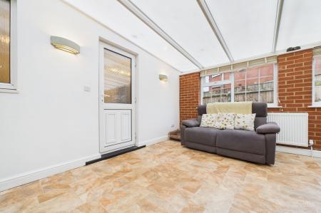 3 bedroom Semi-detached house for sale in Ferry Road, Barrow-Upon-Humber, DN19