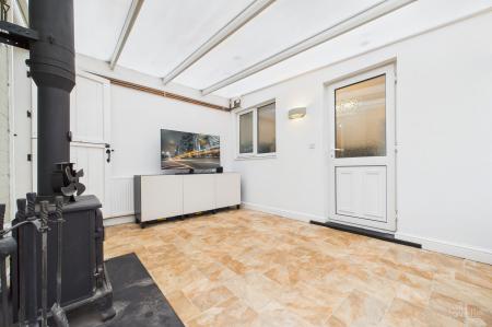 3 bedroom Semi-detached house for sale in Ferry Road, Barrow-Upon-Humber, DN19