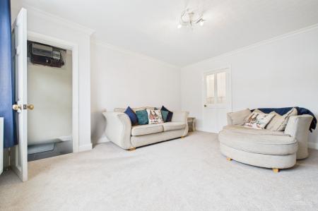 3 bedroom Semi-detached house for sale in Ferry Road, Barrow-Upon-Humber, DN19
