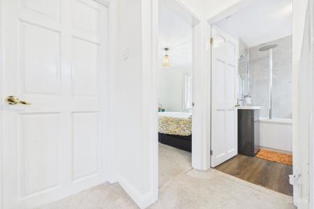 3 bedroom Semi-detached house for sale in Ferry Road, Barrow-Upon-Humber, DN19