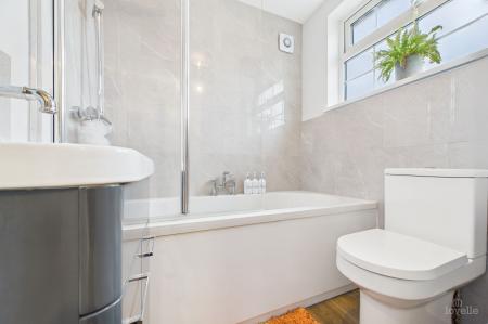 3 bedroom Semi-detached house for sale in Ferry Road, Barrow-Upon-Humber, DN19