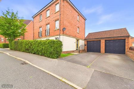 3 bedroom Semi-detached house for sale in Clipson Crest, Barton-Upon-Humber, DN18
