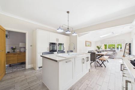 4 bedroom Detached house for sale in Townside, East Halton, DN40