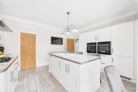 4 bedroom Detached house for sale in Townside, East Halton, DN40
