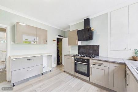2 bedroom End of terrace house for sale in Pasture Road, Barton-Upon-Humber, North Lincolnshire, DN18
