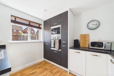 3 bedroom Semi-detached house for sale in Jubilee Place, Barton-Upon-Humber, North Lincolnshire, DN18