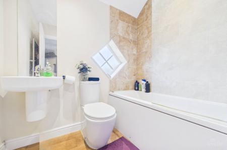 3 bedroom Semi-detached house for sale in Jubilee Place, Barton-Upon-Humber, North Lincolnshire, DN18