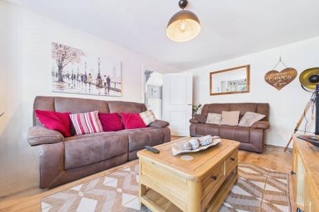 3 bedroom Semi-detached house for sale in Jubilee Place, Barton-Upon-Humber, North Lincolnshire, DN18