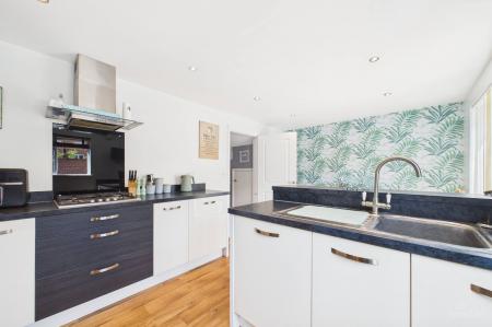 3 bedroom Semi-detached house for sale in Jubilee Place, Barton-Upon-Humber, North Lincolnshire, DN18