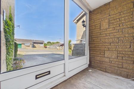 4 bedroom Detached house for sale in Cornhill Drive, Barton-Upon-Humber, North Lincolnshire, DN18