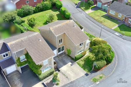 4 bedroom Detached house for sale in Cornhill Drive, Barton-Upon-Humber, North Lincolnshire, DN18