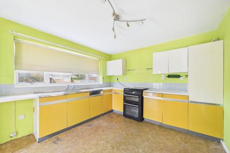 4 bedroom Detached house for sale in Cornhill Drive, Barton-Upon-Humber, North Lincolnshire, DN18