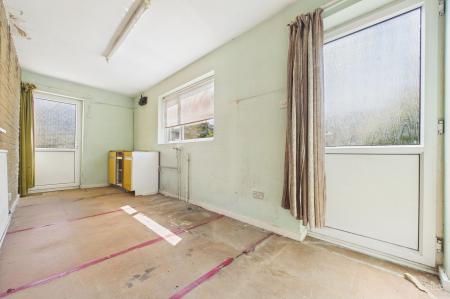 4 bedroom Detached house for sale in Cornhill Drive, Barton-Upon-Humber, North Lincolnshire, DN18