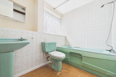 4 bedroom Detached house for sale in Cornhill Drive, Barton-Upon-Humber, North Lincolnshire, DN18
