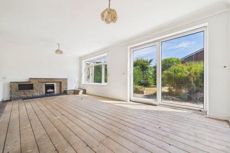 4 bedroom Detached house for sale in Cornhill Drive, Barton-Upon-Humber, North Lincolnshire, DN18