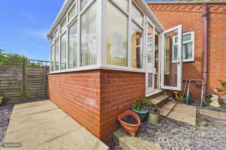 1 bedroom Terraced bungalow for sale in 6 Paddock Rise, Barrow-Upon-Humber, North Lincolnshire, DN19