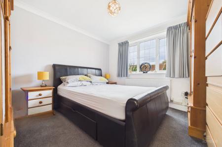 1 bedroom Terraced bungalow for sale in 6 Paddock Rise, Barrow-Upon-Humber, North Lincolnshire, DN19