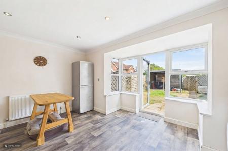 3 bedroom Semi-detached house for sale in Bayleaf Lane, Barton-upon-Humber, North Lincolnshire, DN18