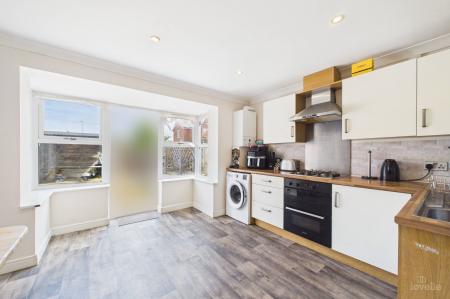 3 bedroom Semi-detached house for sale in Bayleaf Lane, Barton-upon-Humber, North Lincolnshire, DN18