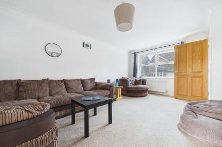 3 bedroom Semi-detached house for sale in Bayleaf Lane, Barton-upon-Humber, North Lincolnshire, DN18