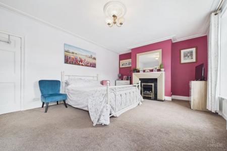 3 bedroom Terraced House for sale in High Street, Barton-upon-Humber, North Lincolnshire, DN18