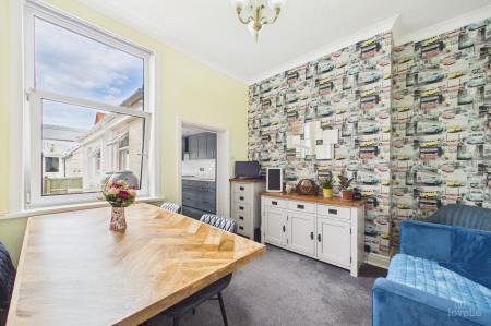 3 bedroom Terraced House for sale in High Street, Barton-upon-Humber, North Lincolnshire, DN18