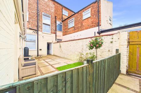 3 bedroom Terraced House for sale in High Street, Barton-upon-Humber, North Lincolnshire, DN18